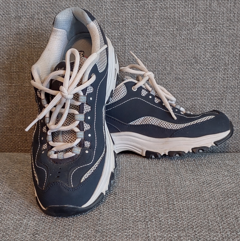 Firm Final price!*Skechers D'Lites(9M)